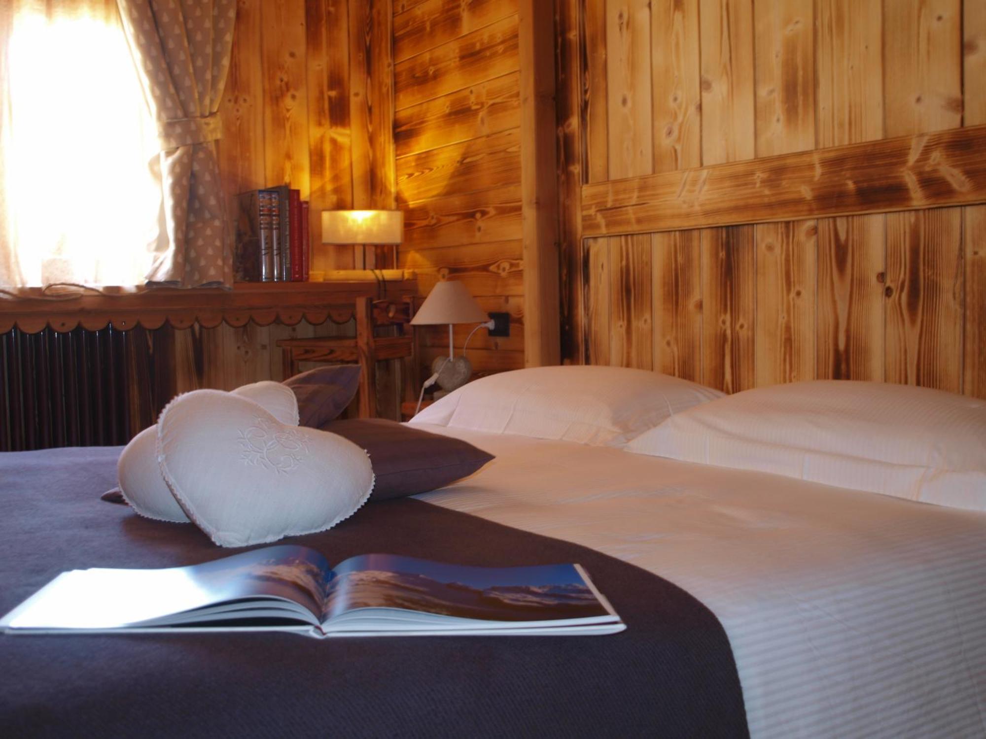 Hotel Letterario Locanda Collomb La Thuile Quarto foto