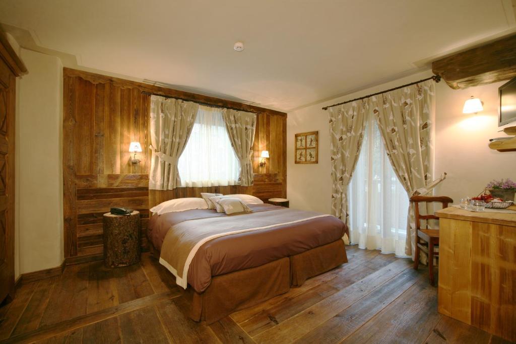 Hotel Letterario Locanda Collomb La Thuile Quarto foto
